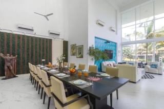 Villa Capri by StayVista - Featuring a swimming pool, mountain view and snooker table - 3