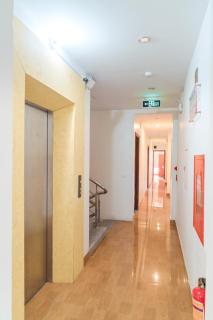Luxury Airport Hotel & Travel - 2