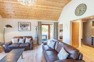 Osprey Lodge 1 with Hot Tub - 2