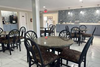 Super 8 by Wyndham Covington - Covington - 5