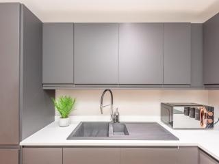 Luxurious Retreat with Workspace - Pass the Keys - 1