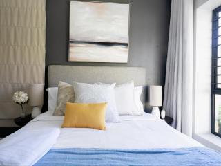 Royal on 81 Ventura - 5