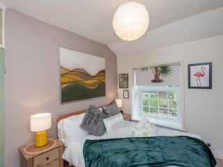 Wonky Cottage with amazing garden - Pass the Keys - 7