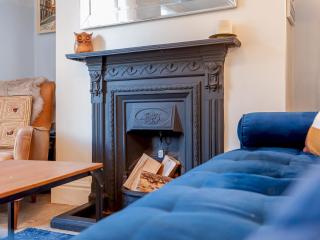 Wonky Cottage with amazing garden - Pass the Keys - 5