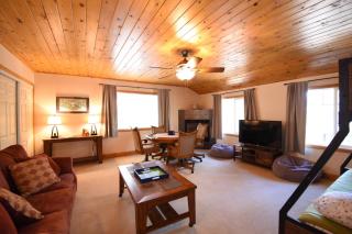 High Sierra Escape - Cozy, Spacious Mountain Home - 5