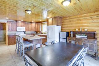 Large Sterling Cabin Less Than 1 Mi to Palisade State Park - 2