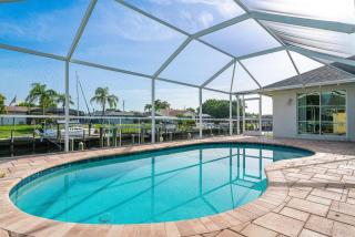 Gulf Access, Pool, Ping Pong & pool table, boat dock, sleeps 8-Cape Coral Seashells - Cape Coral - 5