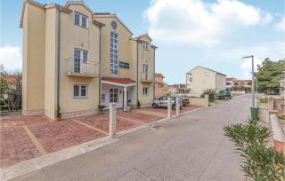 1 Bedroom Amazing Apartment In Vodice - Vodice - 3