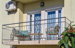 1 Bedroom Amazing Apartment In Vodice - Vodice - 2