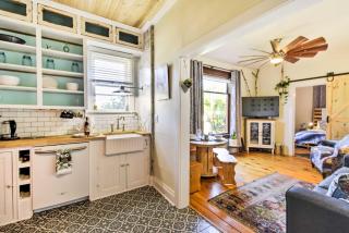 Walk to Dtwn Shops and Eats Sturgeon Bay Retreat - 2