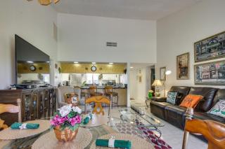 Golf Course View and Pool Access Palm Desert Condo - 8