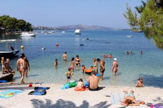 Seaside apartments with a swimming pool Trogir - 7561 - Trogir - 7
