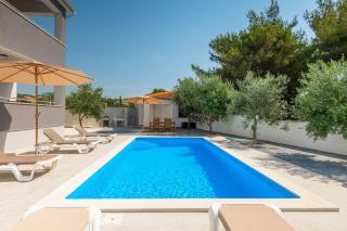 Family friendly apartments with a swimming pool Medulin - 20909 - Medulin - 3