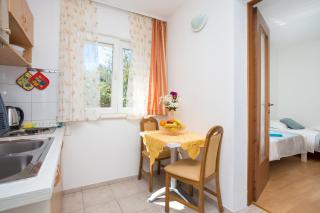 Family-friendly apartments with swimming pool Split - 21026 - 2