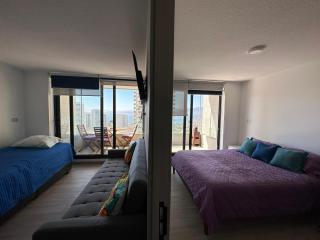 Maravilloso Nuevo Departamento en Avda, ConCon Reñaca 4357, Frente al Campo Dunar BOSQUES DE MONTEMAR Estacionamiento gratuito techado-ubicación frente JUMBO-check in 24-7 -Amoblado- Wi-Fi-Cable- Smart TV en las 2 habitaciones, amplia terraza- bella vista - Concón - 2