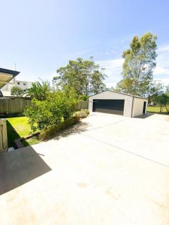Beach Boutique With River View - Maroochydore - 7