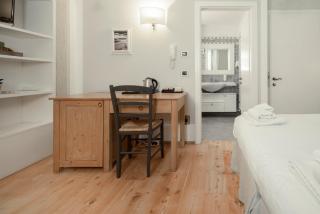 La Canonica Suite Apartments New Location - Trento - 4