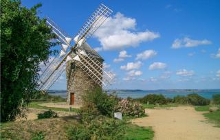 3 Bedroom Nice Home In Kerbors - 2