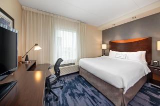Fairfield Inn & Suites by Marriott Toronto Mississauga - Mississauga - 1