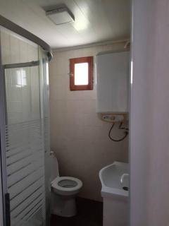 GENİŞ BAHÇELİ, DENİZE YAKIN MÜSTAKİL EV.. - 9