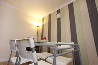 City Centre 7 Bedrooms Apartment in Huntingdon Street by Victoria Centre Shopping Centre - Your own 7 Bedrooms Apartment with 3 Bathrooms - Full Kitchen and Snooker Room - Parking for Cars or Vans at five pounds a day - ideal for Contractors - Nottingham - 4