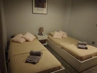 Nice& Cozy Flat 1min from the Heart of Athens.WiFi - 8