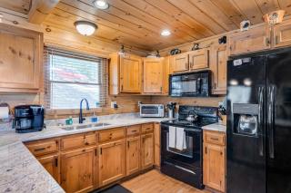 Blue Ridge Bear Bungalow - 1