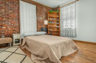 Circle Overlook-Downtown Apartment Stay - 1