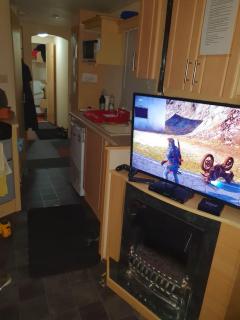 R and B static Caravan - 6