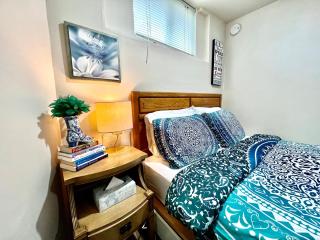 Cozy Private Room with Shared Bathroom on the 1st Floor - Conveniently Located near SeaTac Airport and Downtown - Seattle - 1