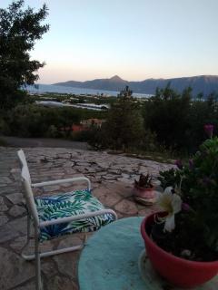 Under the Red Rock and View Studio - 3