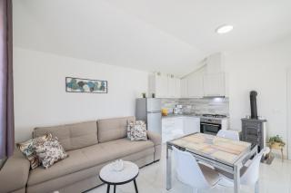 Villa Marinerro completely energy self-sustainable surrounded by olive groves and an orchard - 7