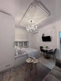 The Artist's Loft near Center - 7