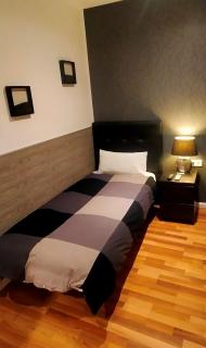 SINGLE ROOMS - Madrid - 4