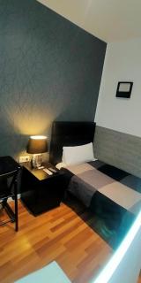 SINGLE ROOMS - Madrid - 3