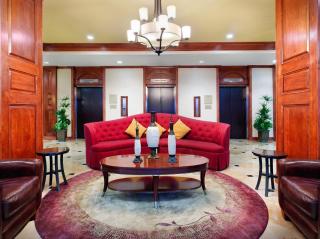 Holiday Inn Express Dallas Market Center by IHG - Dallas - 8