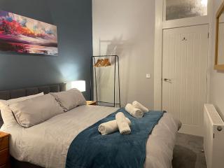 5 minutes from Loch Lomond - Newly Renovated Ground Floor 1-Bed Flat - 4