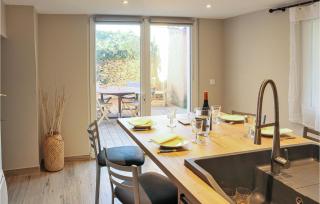 2 Bedroom Cozy Apartment In Villes Sur Auzon - 8