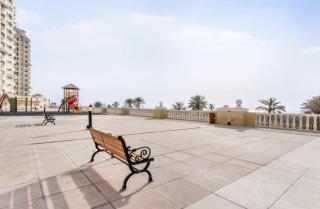 Stunning high floor Ocean front Retreat with Panoramic Sea Views for Rent - 1