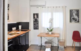 Stunning Home In Vedène With Wifi - 8