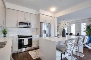 Masterfully Designed Private Suite - 8