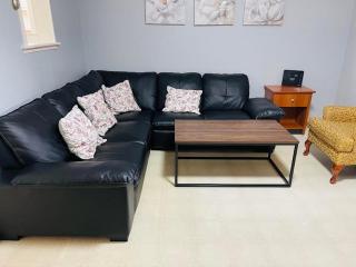 Falls House Downtown Niagara Falls Canada - 9