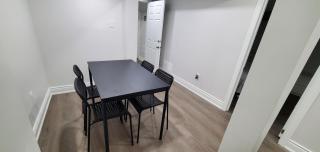 Cozy 2 Bedrooms & 2 Bathrooms Guest Suite with Electric Fireplace - Georgetown - 1