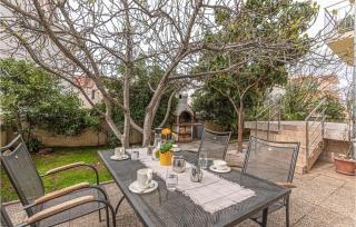 1 Bedroom Lovely Apartment In Vodice - Vodice - 3