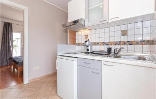 1 Bedroom Gorgeous Apartment In Vodice - Vodice - 7