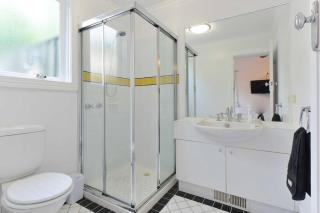 Beachside 3Bed 2Bth Apartment, Parking, SUPER HOST - 9