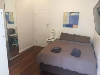 Beachside 3Bed 2Bth Apartment, Parking, SUPER HOST - 2