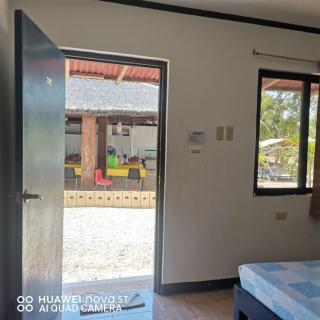 Binubusan Beach Hotel and Resort - Lian - 9