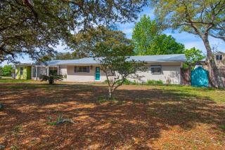 Bungalow By the Sea - Navarre - 3