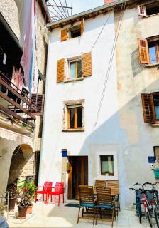 Istrian stone house in the heart of the beautiful fishing village Fažana - only few steps from the sea and the wonderful beach - incl PLASMA-QUAD-PLUS-FILTER against C o v i d - Fažana - 5